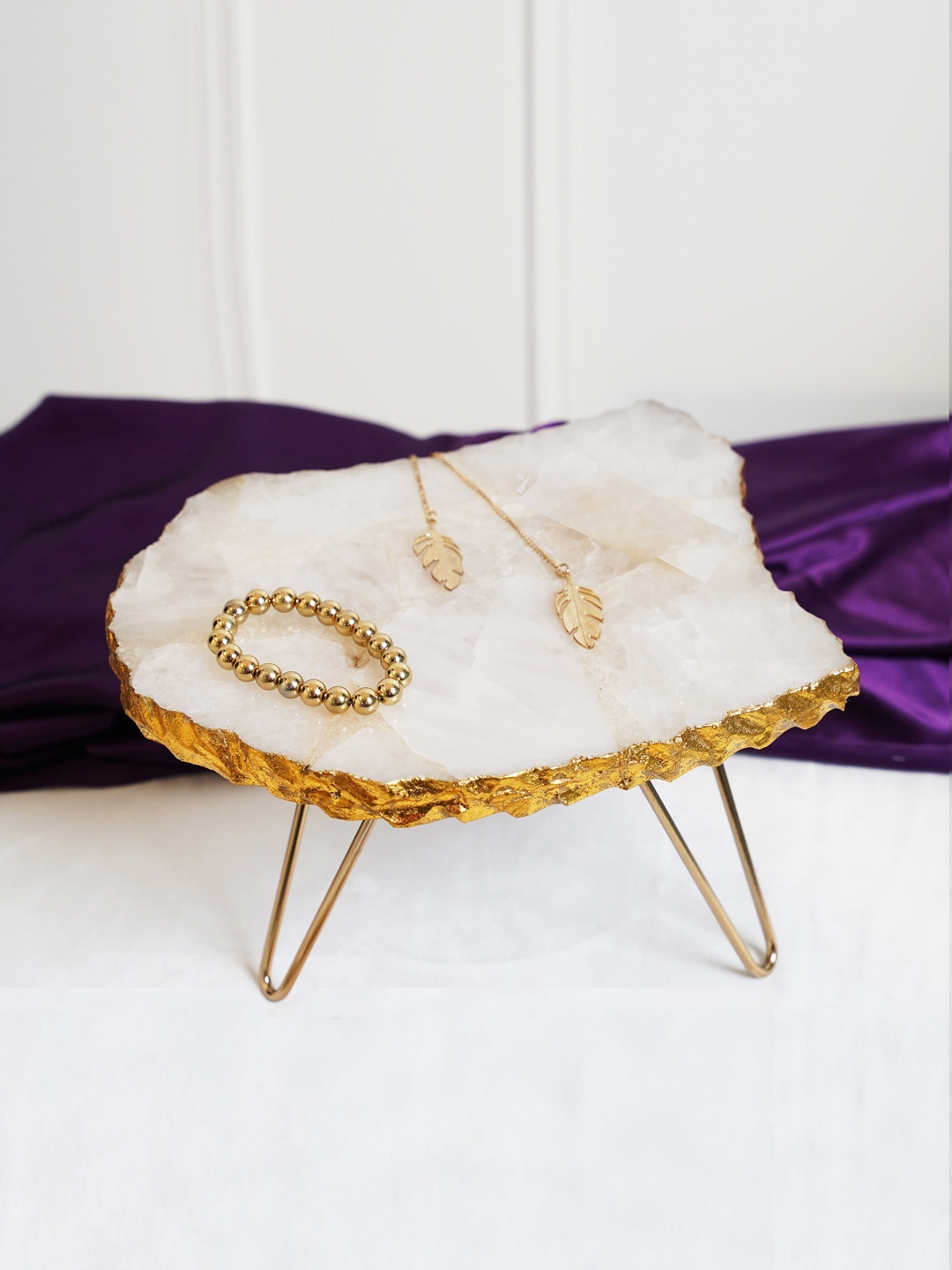 

Folkstorys White & Gold Garnish Elevator Serving Tray