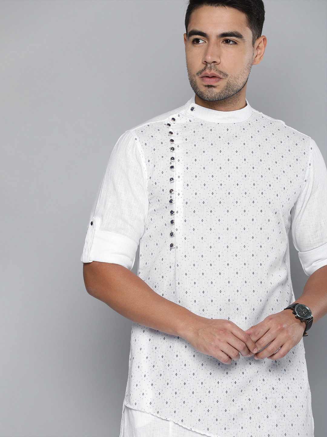 

The Indian Garage Co Men White & Navy Blue Ethnic Motifs Printed Kurta