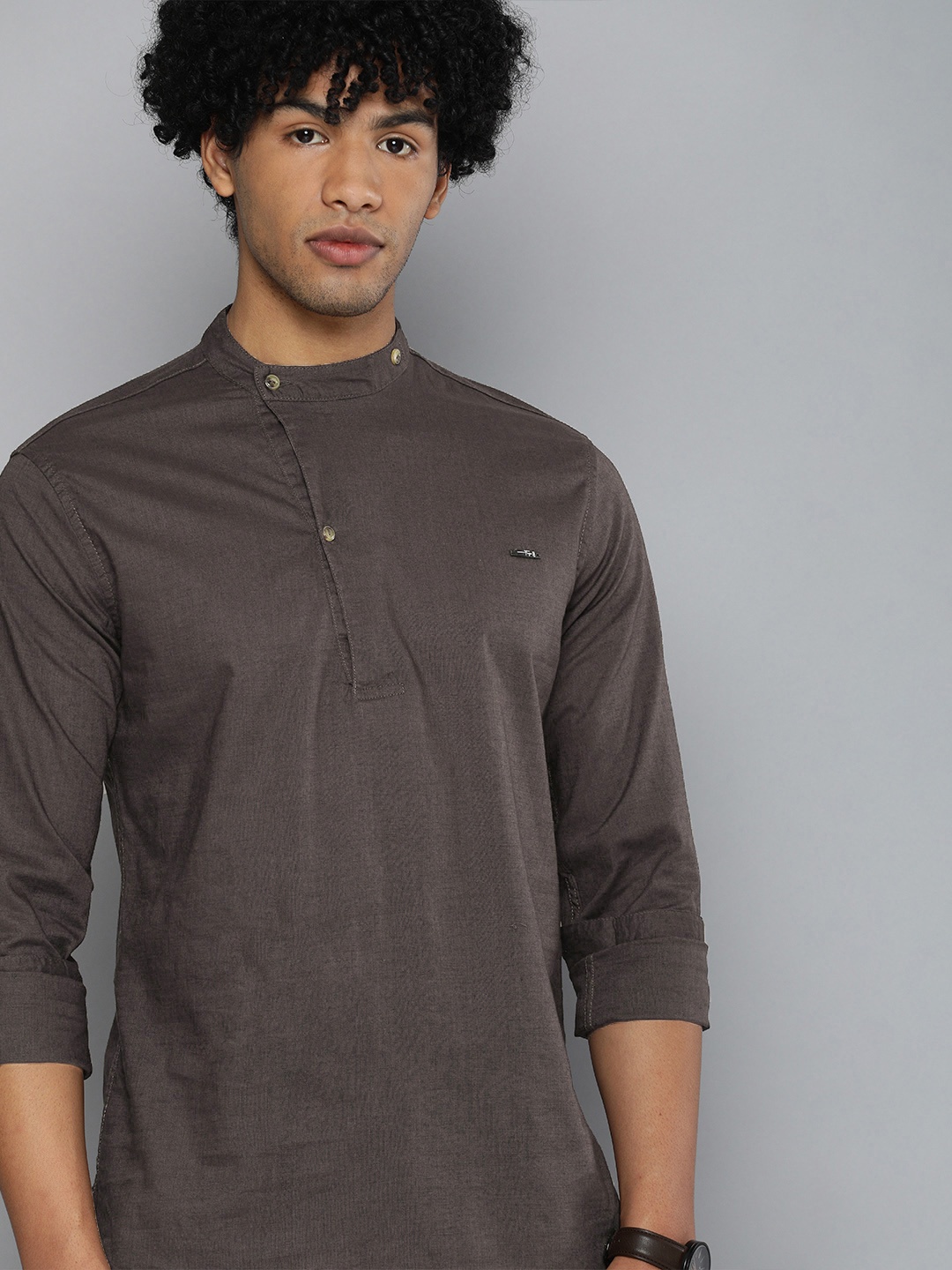 

The Indian Garage Co Men Grey Solid Straight Kurta