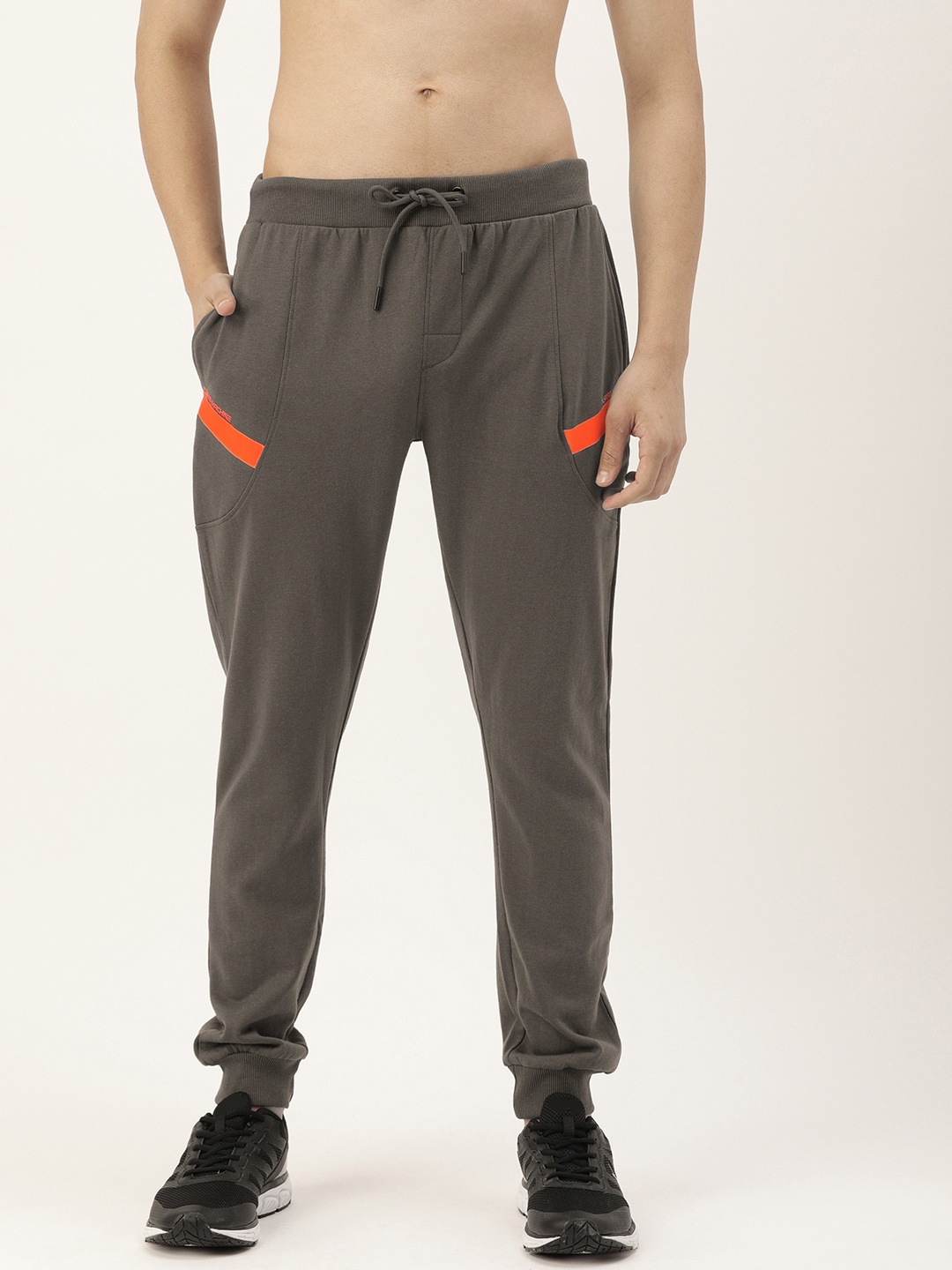 

Flying Machine Men Charcoal Grey Solid Joggers