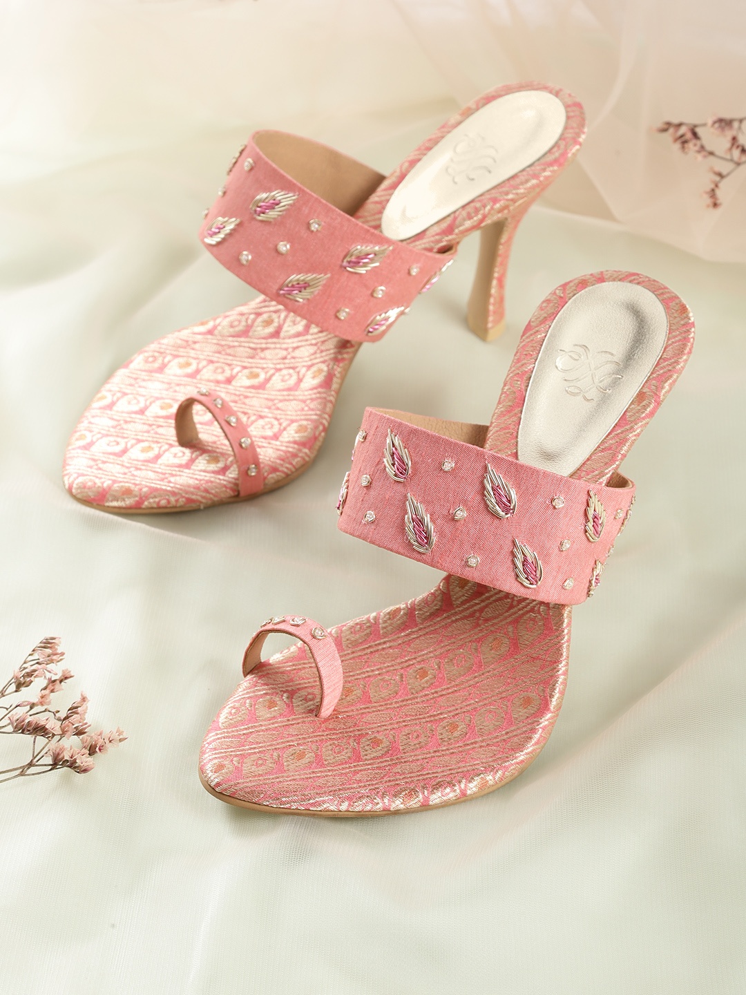 

House of Pataudi Pink & Gold-Toned Embroidered Handcrafted One Toe Slim Heels