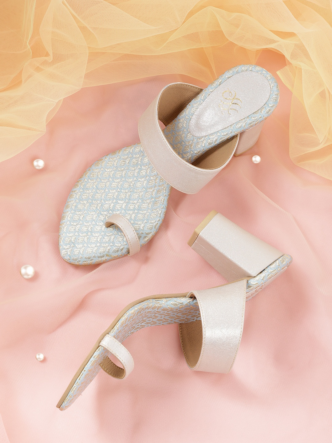 

House of Pataudi Silver-Toned Shimmer Effect Handcrafted Block Heels with Pouch