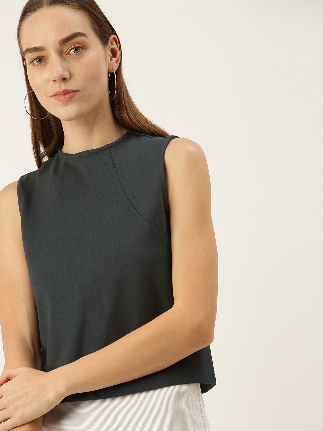 

FOREVER 21 Charcoal Grey Solid Regular Top