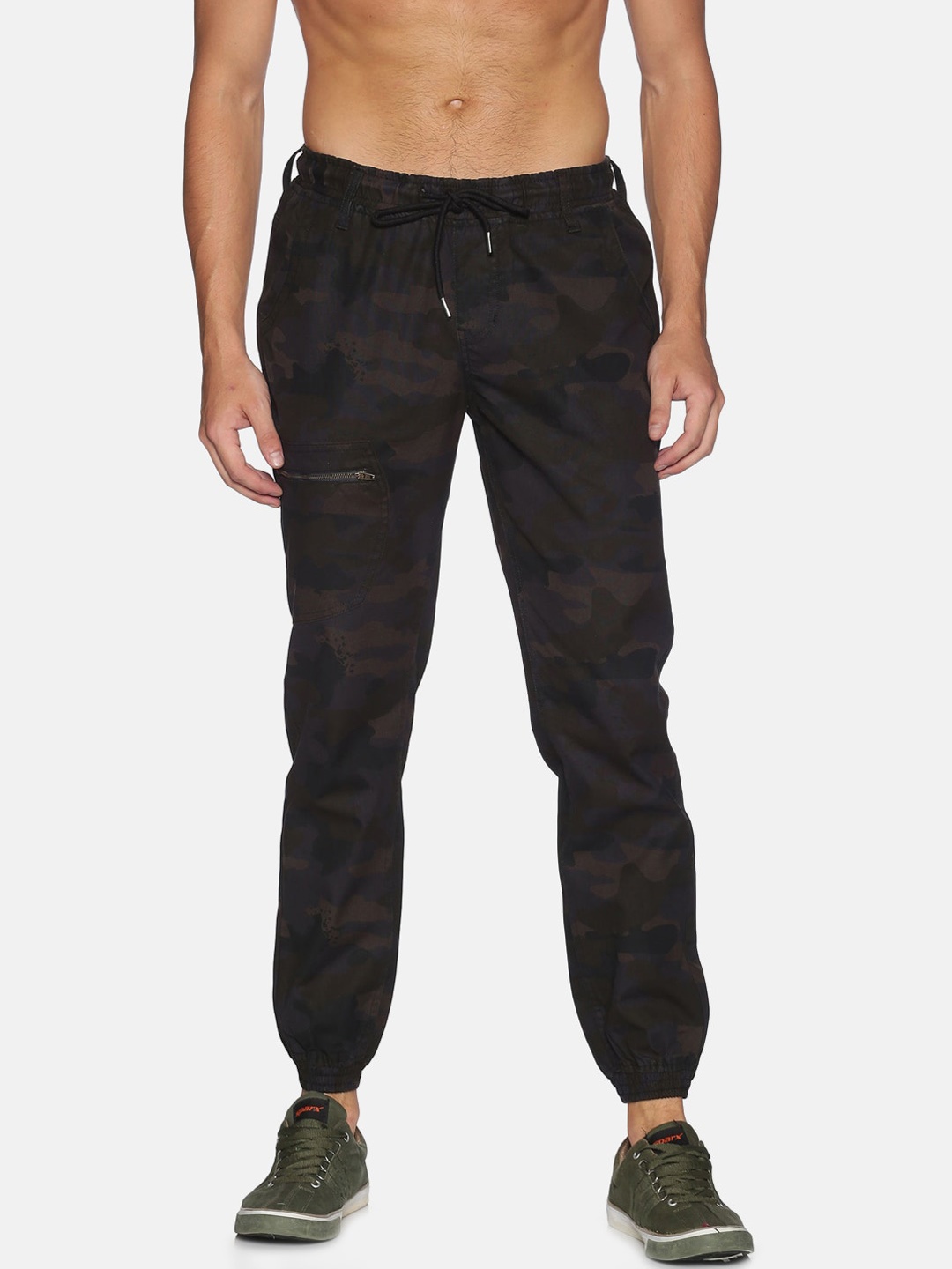 

IVOC Men Olive Green Camouflage Printed Slim Fit Pure Cotton Joggers Trousers