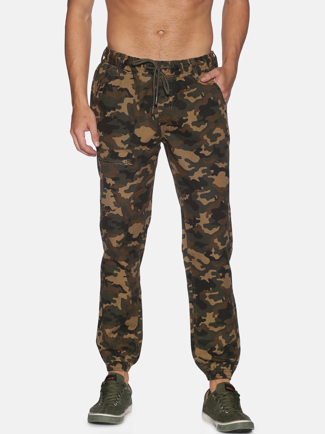 

IVOC Men Olive Green Pure Cotton Camouflage Printed Slim Fit Joggers Trousers