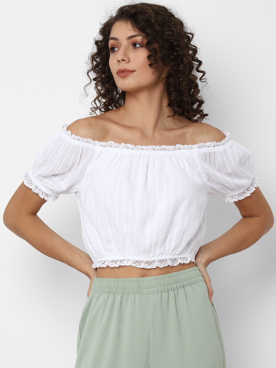 

AMERICAN EAGLE OUTFITTERS White Striped Off-Shoulder Puff Sleeve Bardot Crop Top