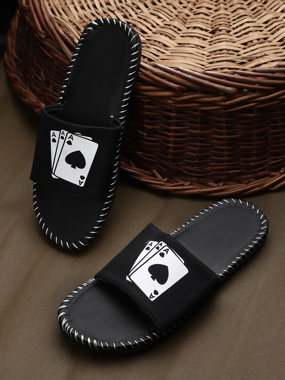 

Pampy Angel Men Black & White Graphic Printed Rubber Sliders