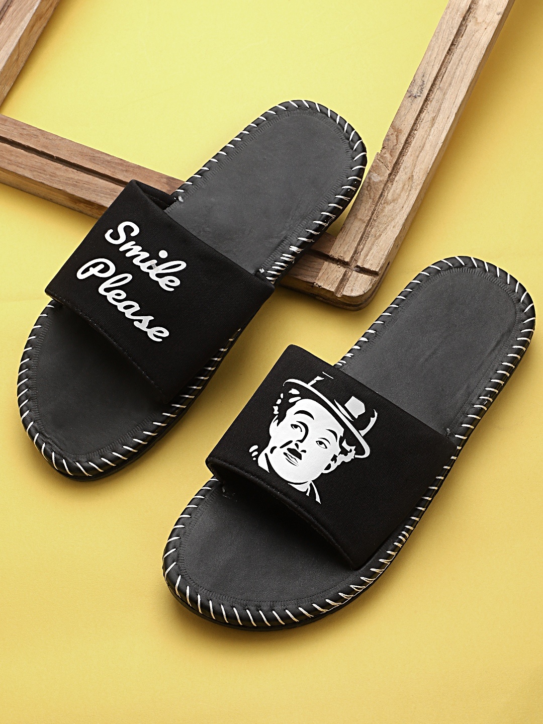 

Pampy Angel Men Black Printed Slider Flip Flops
