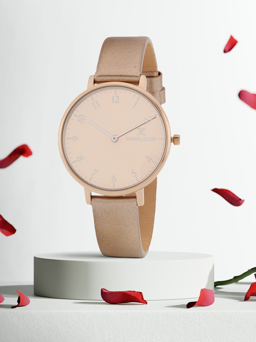 

Daniel Klein Women Rose Gold-Toned Dial & Rose Gold Toned Leather Straps Analogue Watch