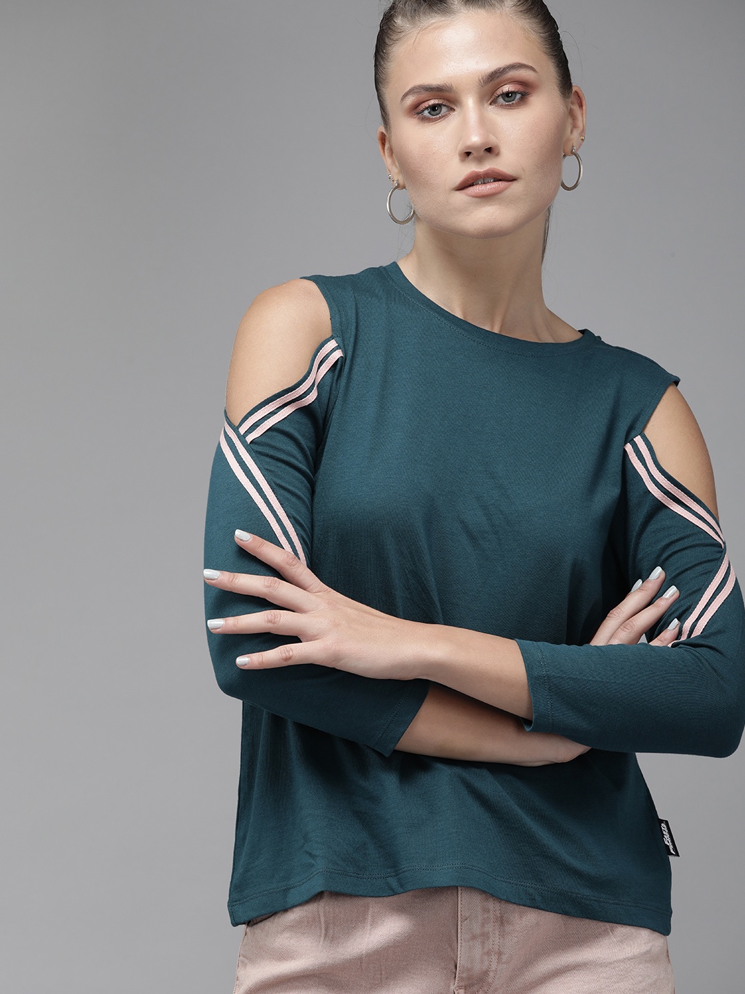 

Roadster Women Teal Colourblocked Drop-Shoulder Sleeves T-shirt