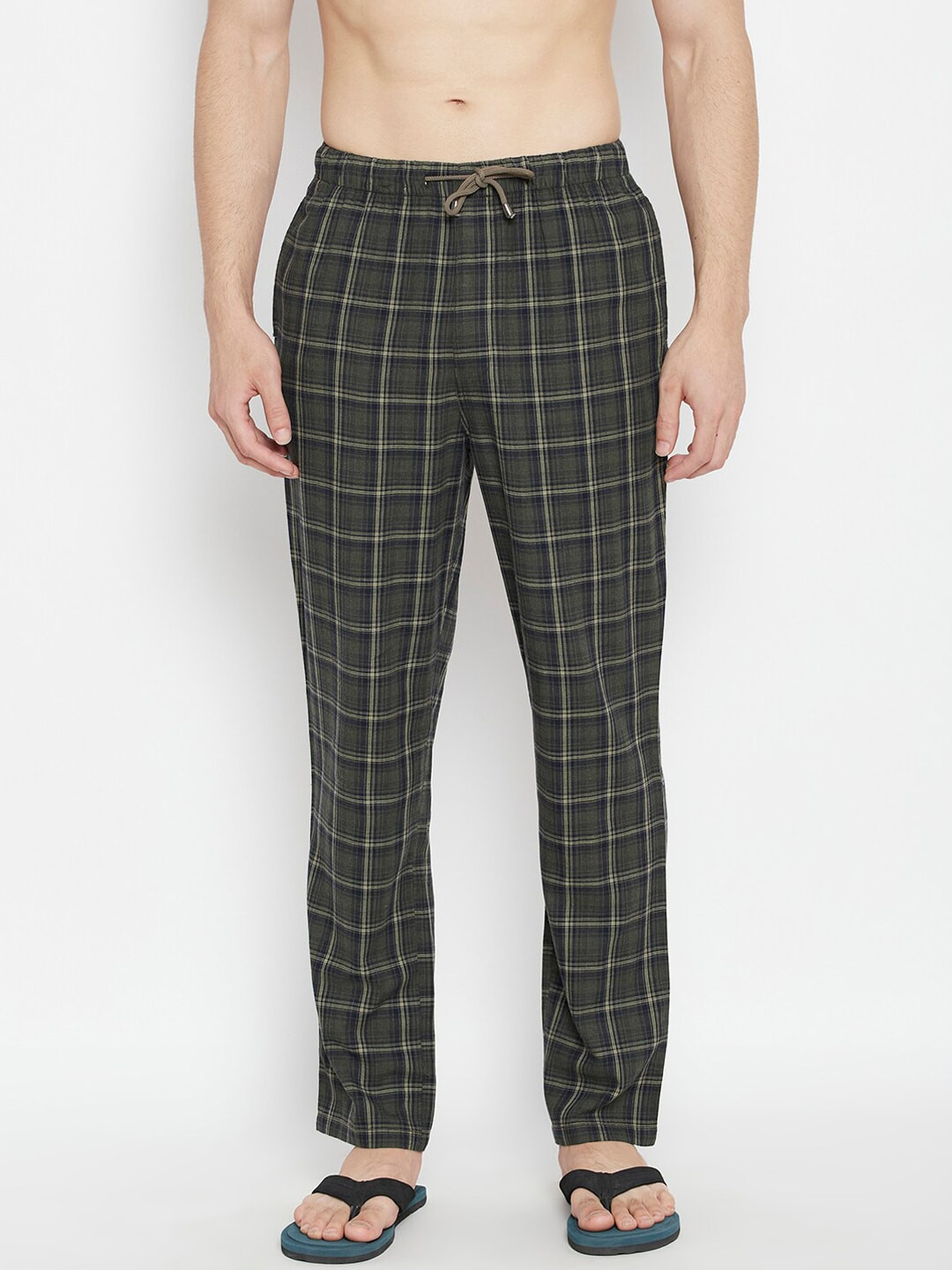 

Crimsoune Club Men Green & Blue Checked Smart-Fit Cotton Track Pants