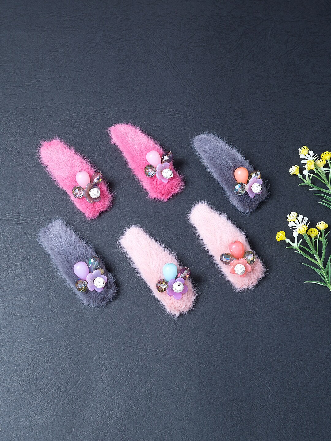 

Golden Peacock Women Multicoloured & Grey Set Of 6 Fur Tic Tac Hair Clip, Multi
