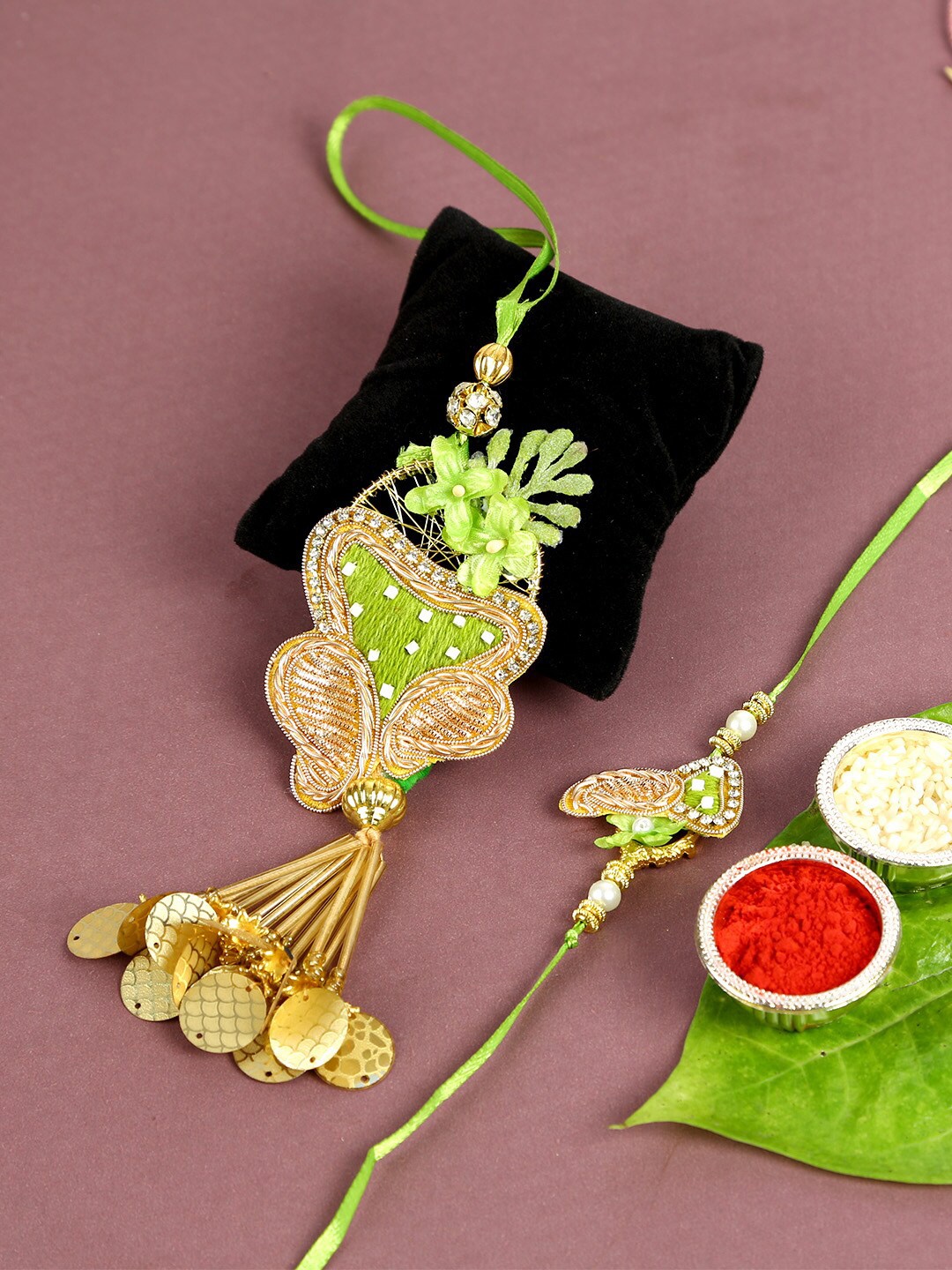 

Aapno Rajasthan Multicoloured Rakhi Gift Set, Multi