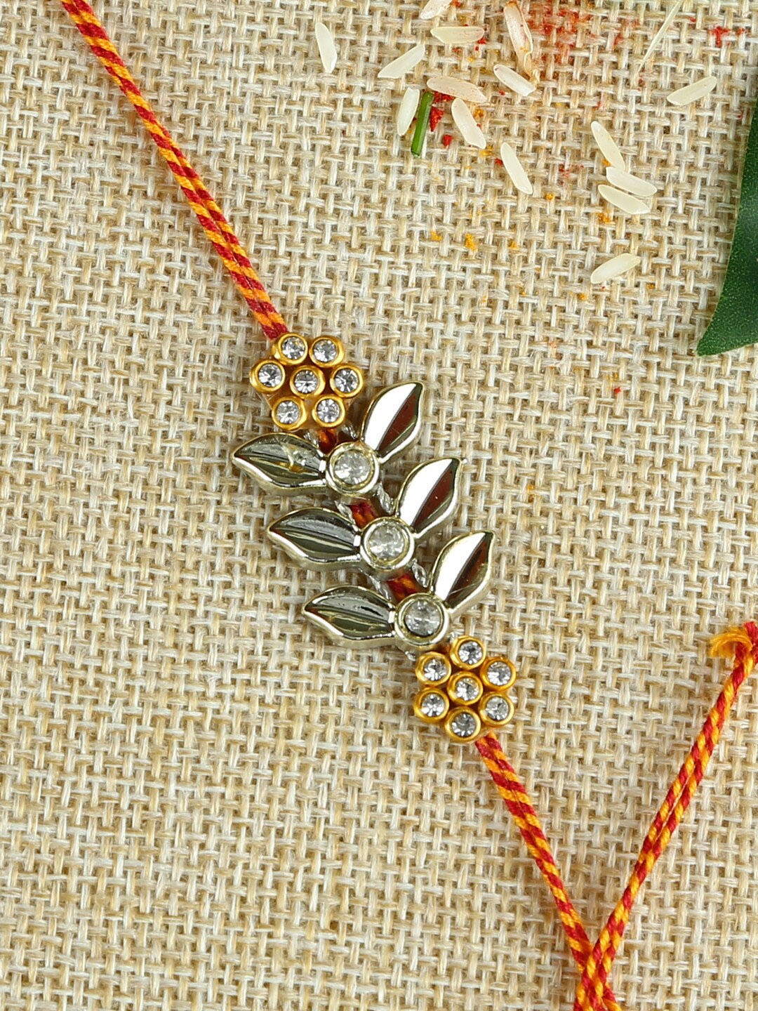 

Aapno Rajasthan Multicoloured Rakhi Gift Set, Red
