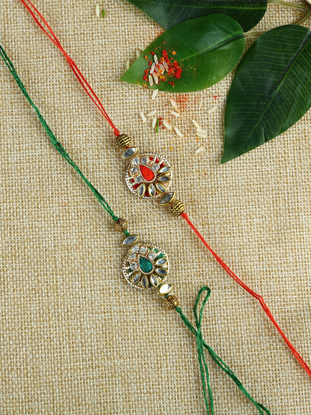 

Aapno Rajasthan Multicoloured Rakhi Gift Set, Red