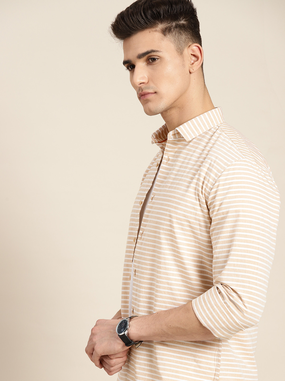 

INVICTUS Men Beige & White Pure Cotton Slim Fit Striped Casual Shirt