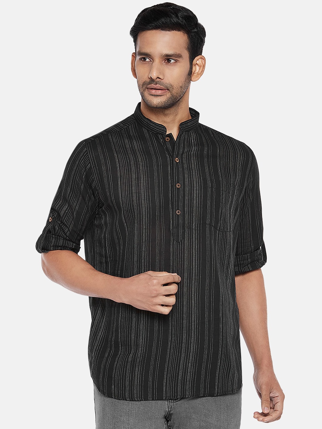 

indus route by Pantaloons Men Black Striped Kurta