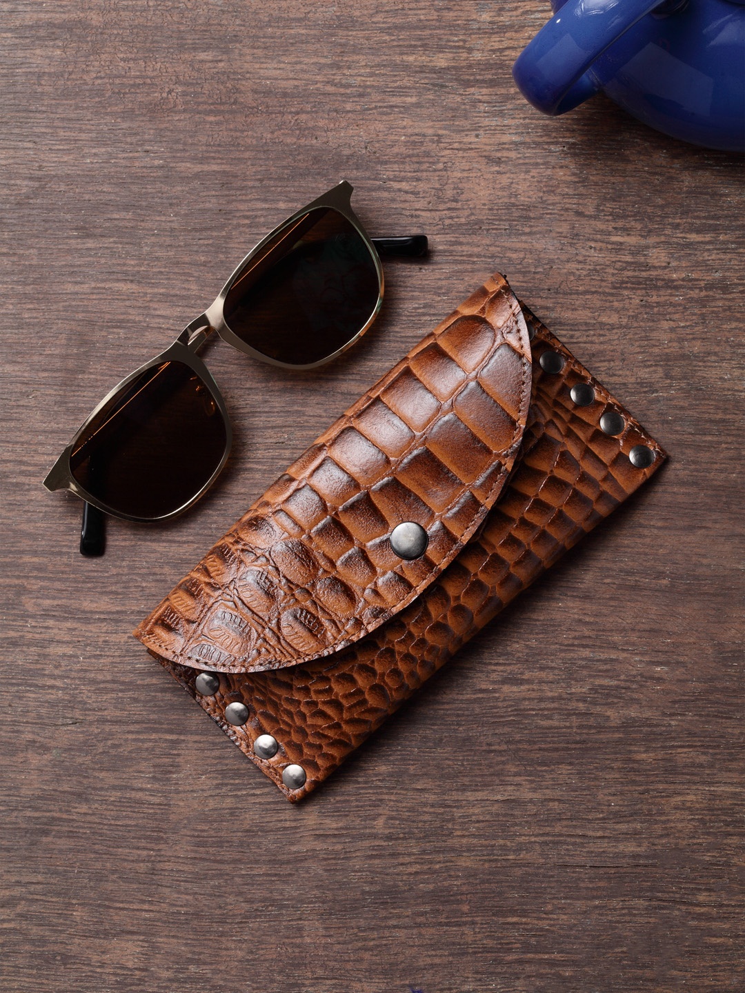 

IMUR Unisex Tan Brown Textured Genuine Leather Sunglass Case