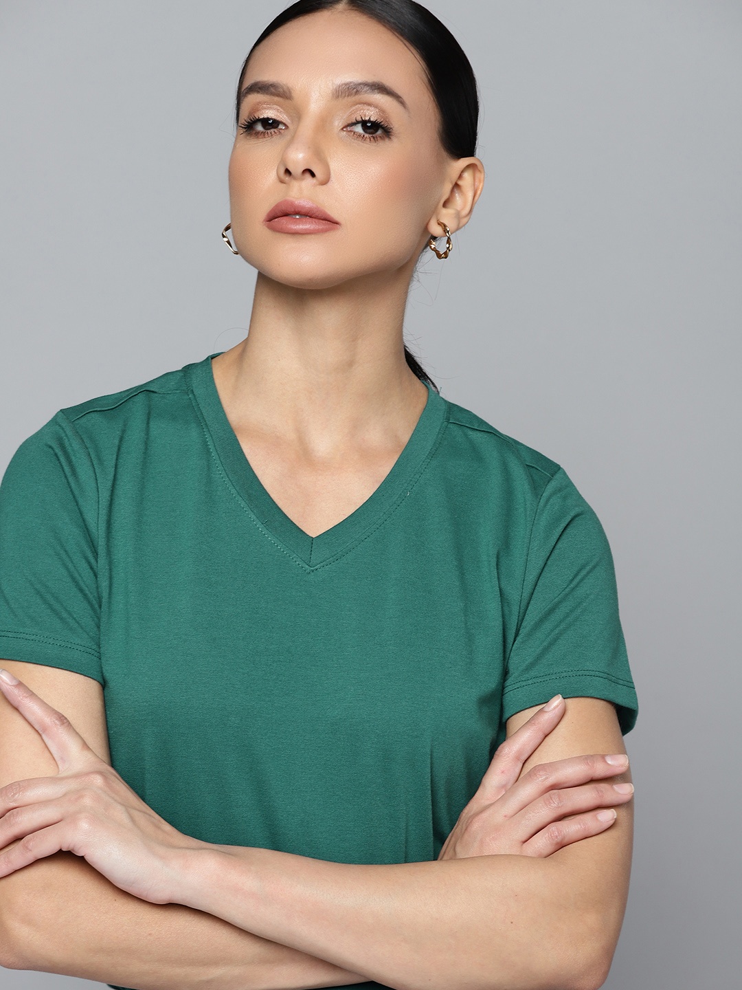 

Chemistry Women Green V-Neck T-shirt