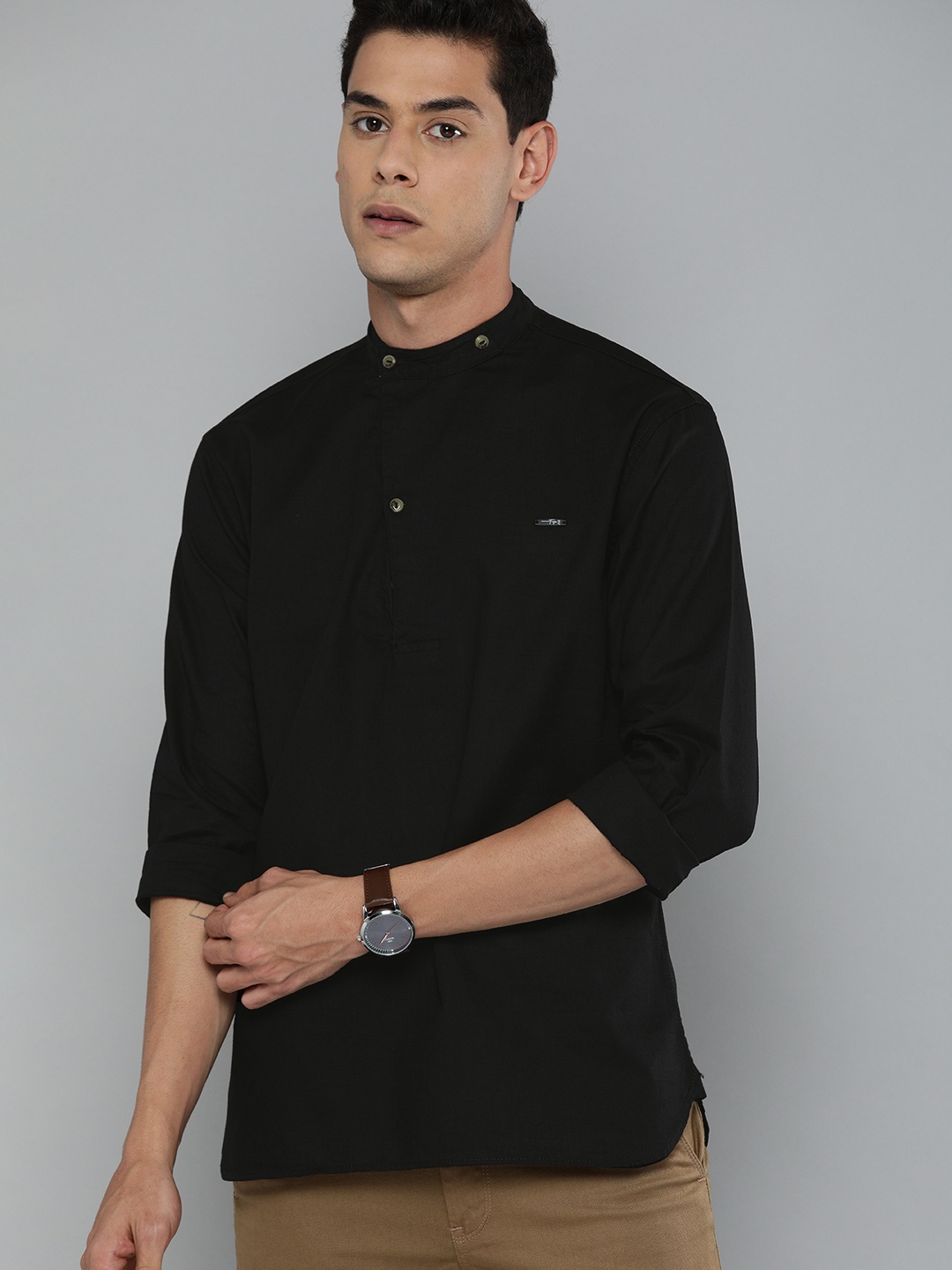 

The Indian Garage Co Men Black Solid Kurta