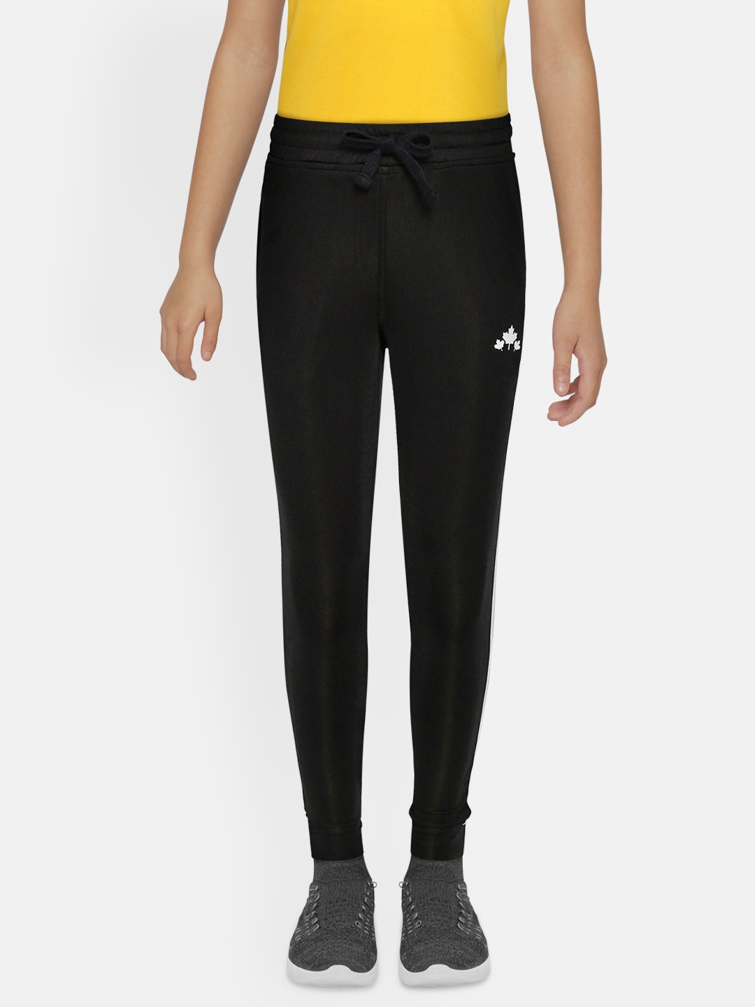 

Rute Boys Black Solid Joggers