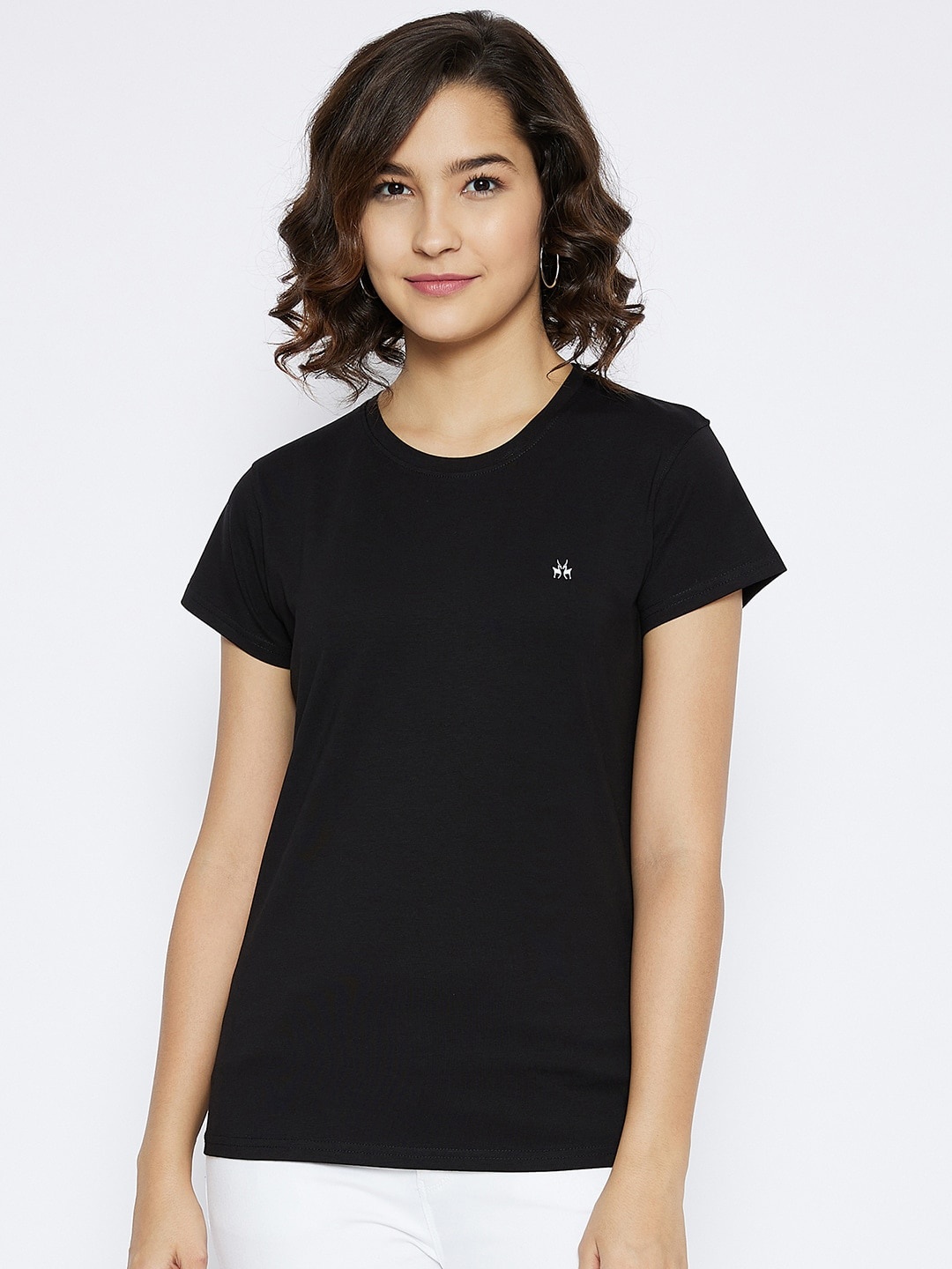 

Crimsoune Club Women Solid Black Slim Fit T-shirt