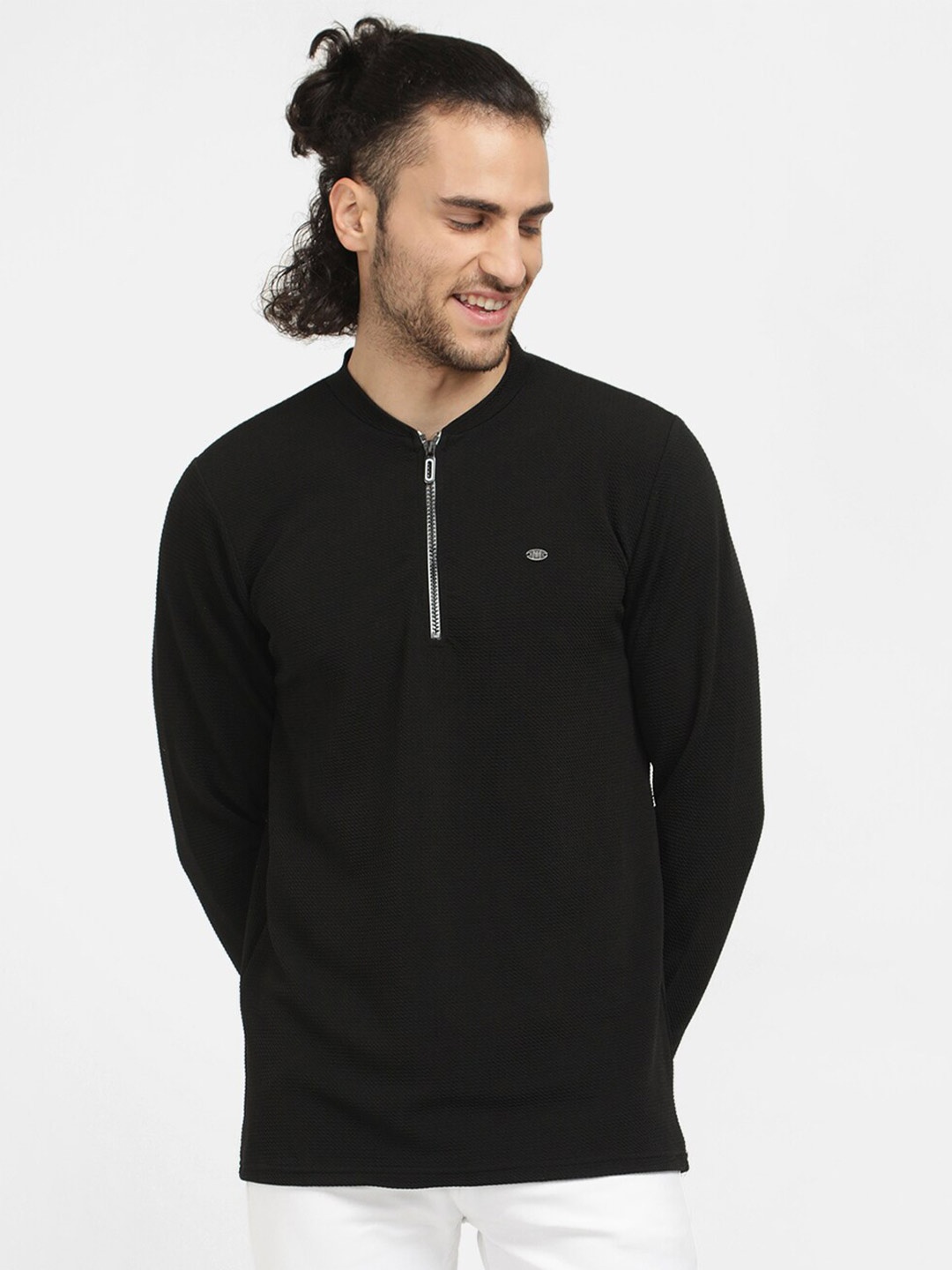

V2 Value & Variety Men Solid Black T-shirt