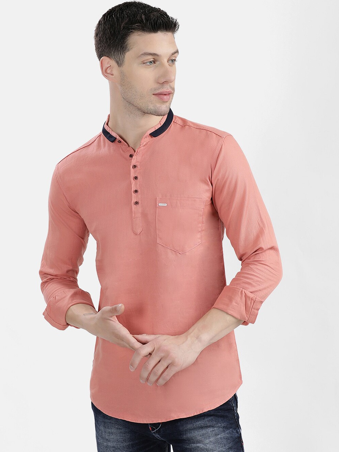 

V2 Value & Variety Men Pink Mandarin Collar T-shirt