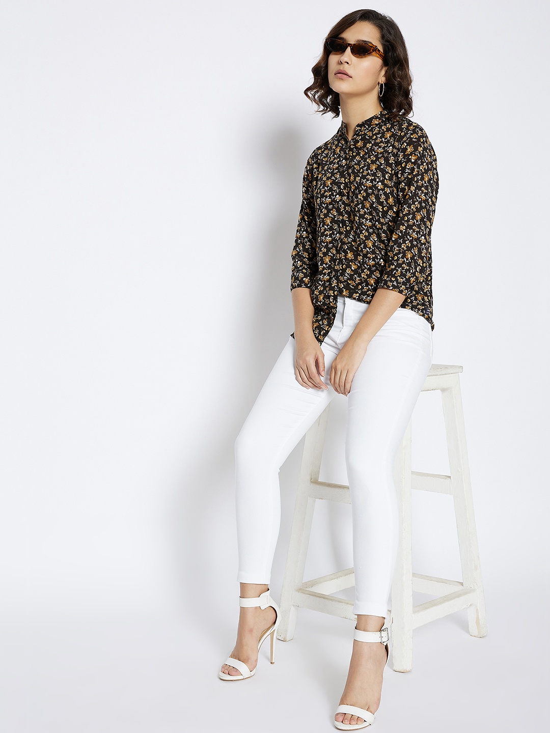 

Crimsoune Club Women Black Slim Fit Floral Printed Casual Shirt
