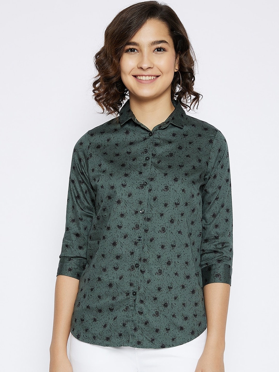 

Crimsoune Club Women Green Slim Fit Printed Cotton Casual Shirt