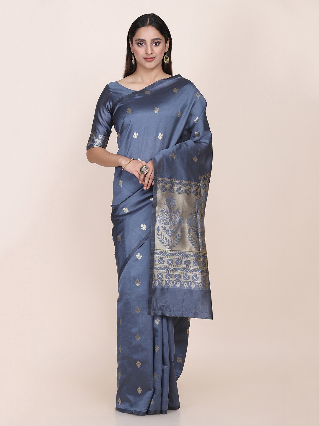 

Shaily Grey & Gold-Coloured Ethnic Motifs Zari Woven Design Silk Blend Saree