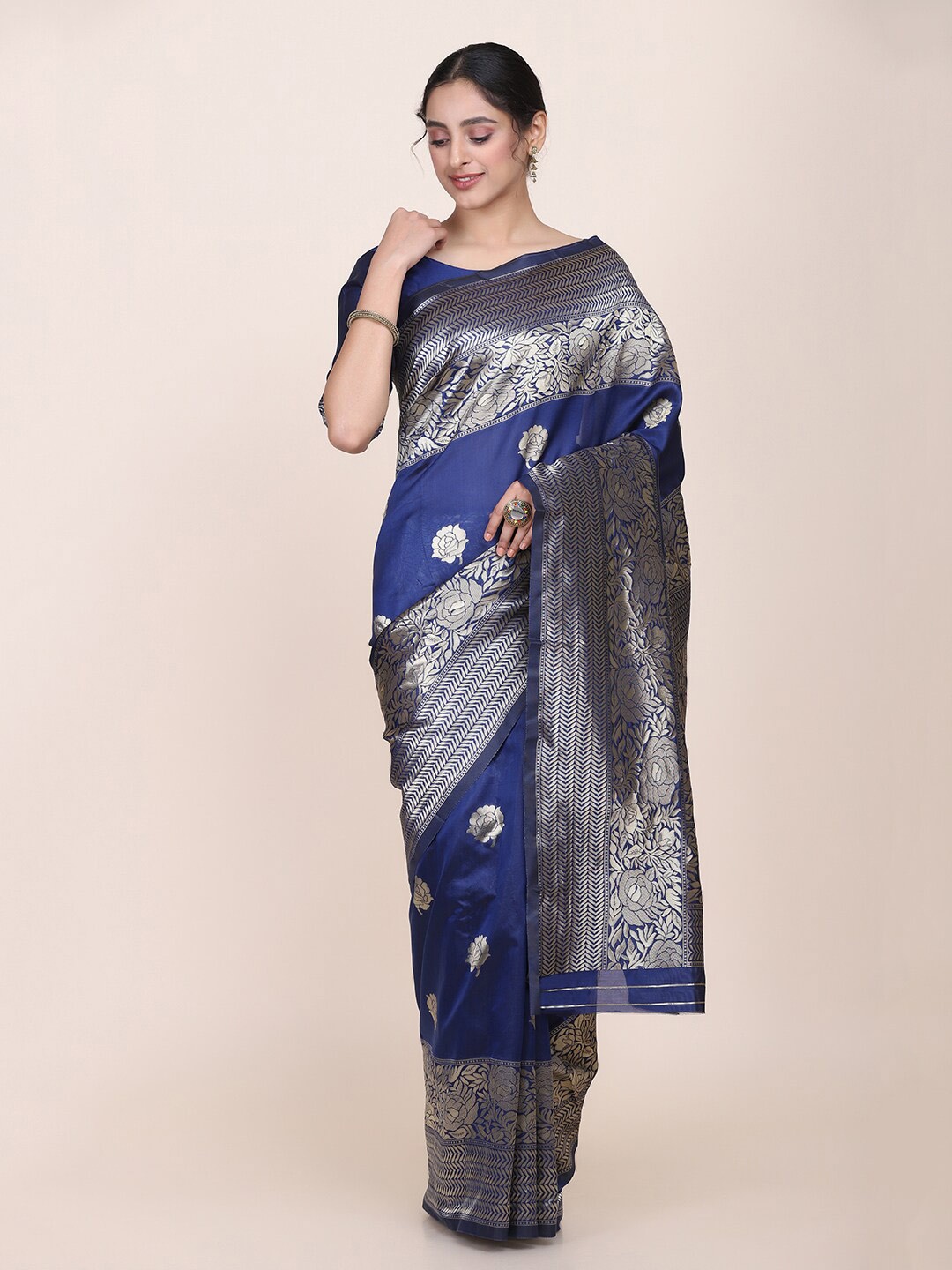 

Shaily Navy Blue & Silver-Coloured Floral Woven Zari Silk Blend Saree