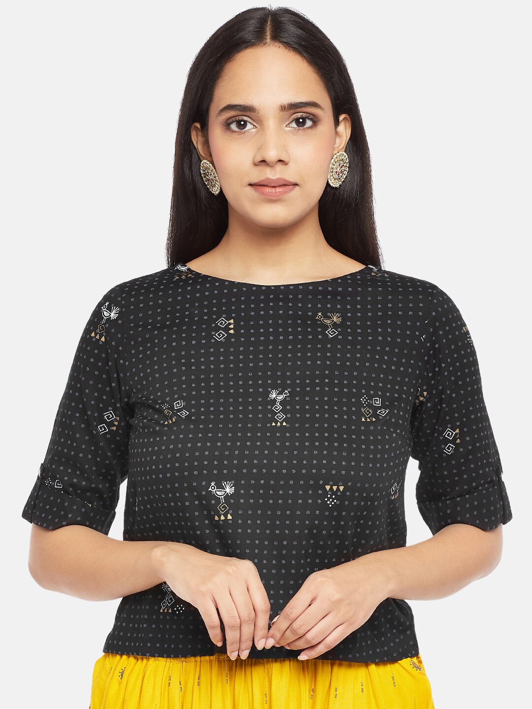 

AKKRITI BY PANTALOONS Black & White Geometric Regular Top