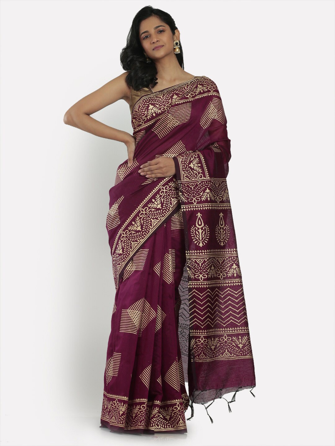 

Aryavart Women Magenta & Gold Geometric Printed Saree