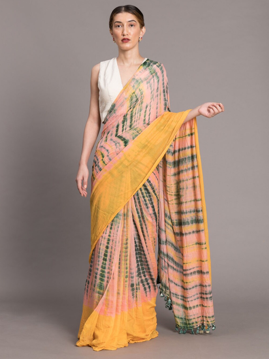 

Suta Yellow & Peach-Coloured Tie and Dye Saree