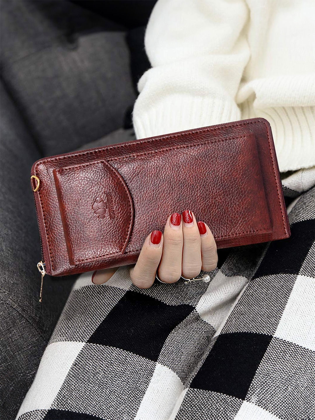 

THE CLOWNFISH Virgo Brown Solid Synthetic Zip Around Wallet