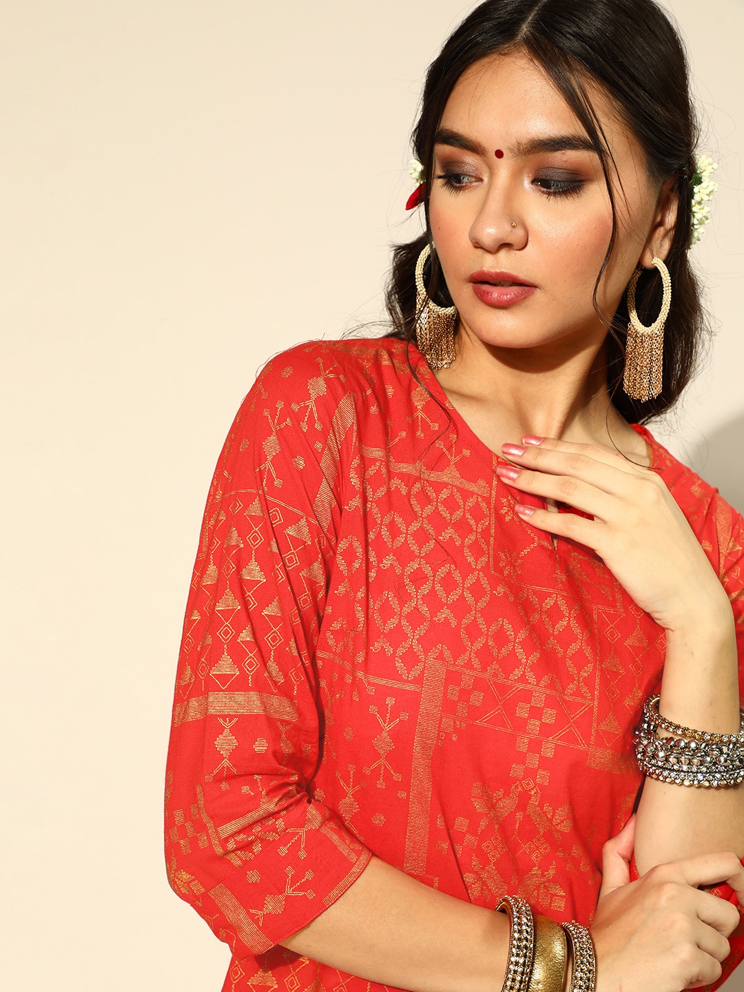

Sangria Women Red & Gold-Toned Ethnic Motifs Printed Kurta
