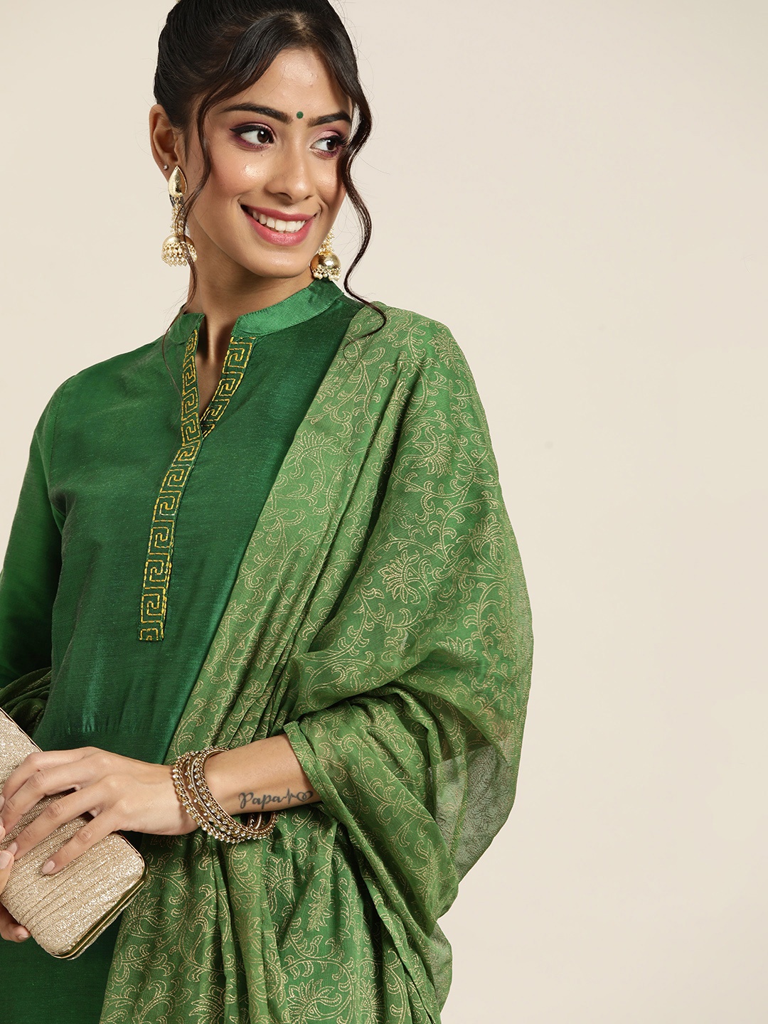 

Sangria Women Green & Golden Solid Kurta with Salwar & Dupatta