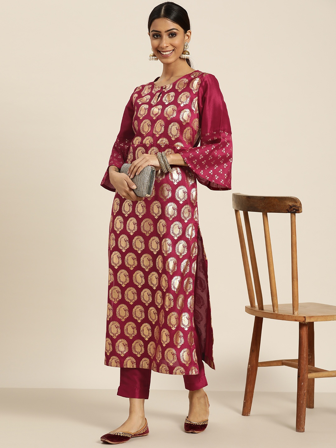 

Sangria Women Magenta & Golden Paisley Printed Regular Kurta with Trousers