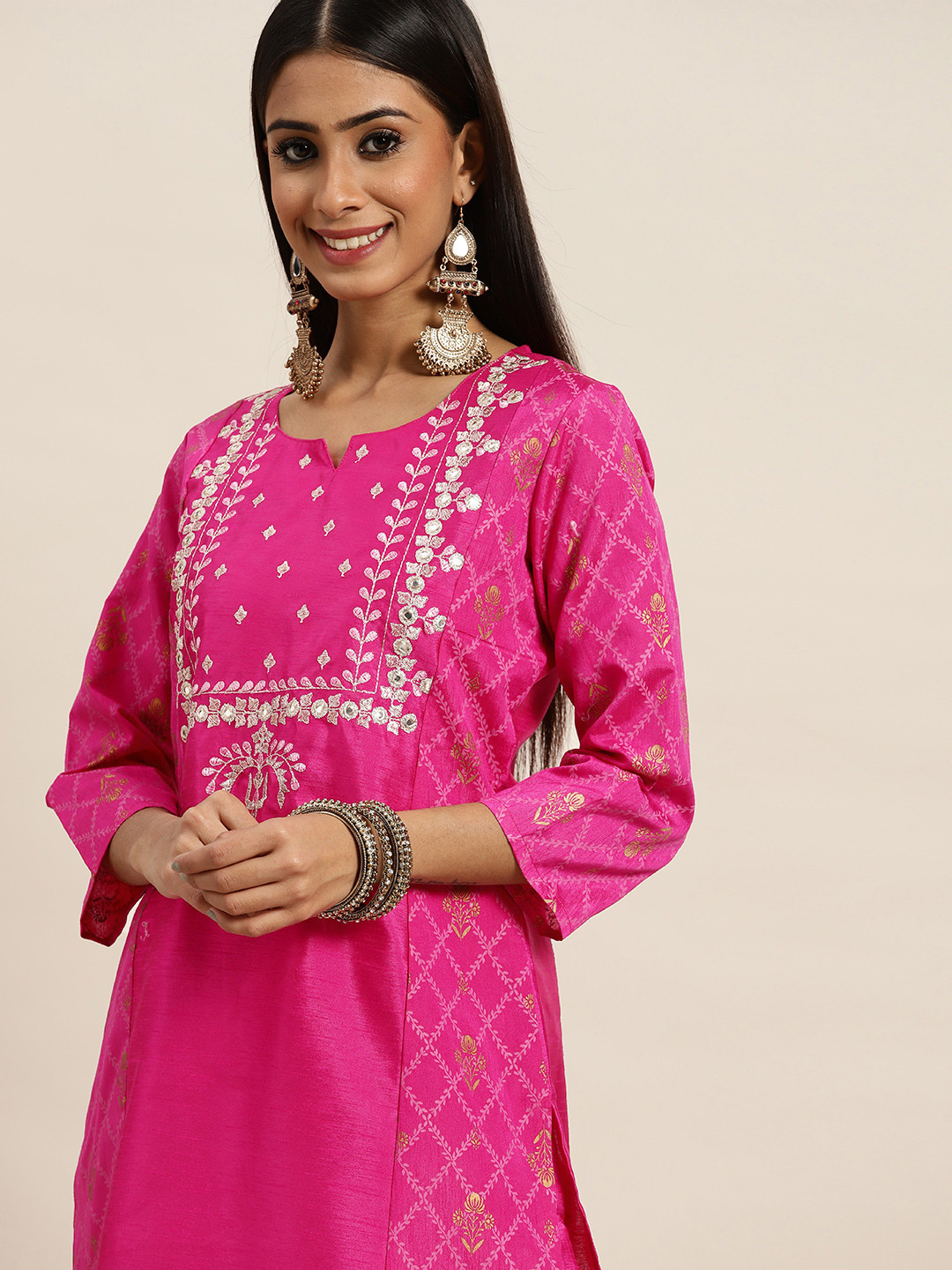 

Sangria Women Fuschia Pink & Gold Ethnic Embroidered Mirror Work Straight Kurta & Palazzos, Fuchsia