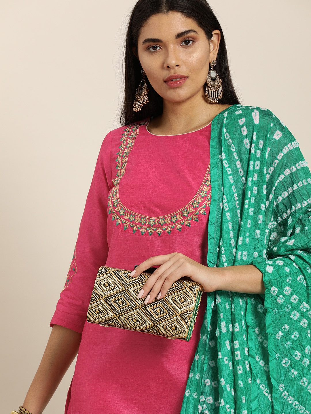 

Sangria Women Pink Floral Embroidered Regular Thread Work Kurta with Trousers & With Dupatta