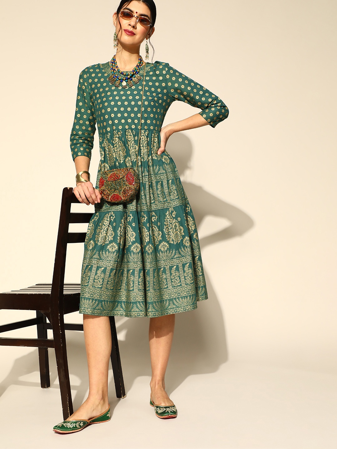 

Sangria Women Stunning Fluorescent Green Ethnic Motifs Dress