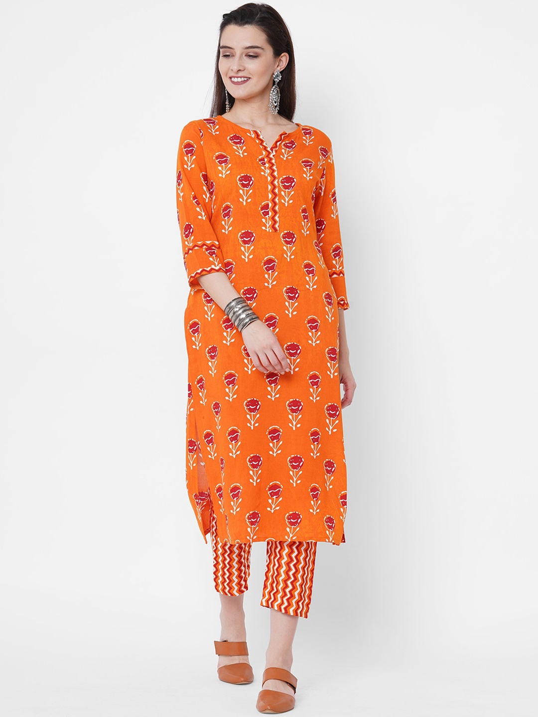 

GoSriKi Women Orange Floral Printed Pure Cotton Kurta with Trousers
