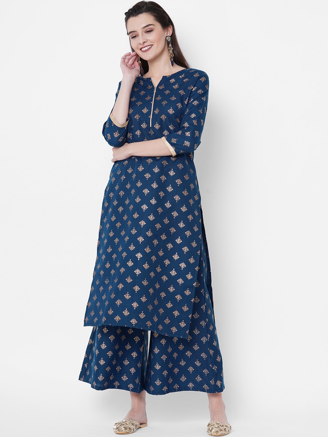 

GoSriKi Women Blue Ethnic Motifs Printed Kurta with Palazzos