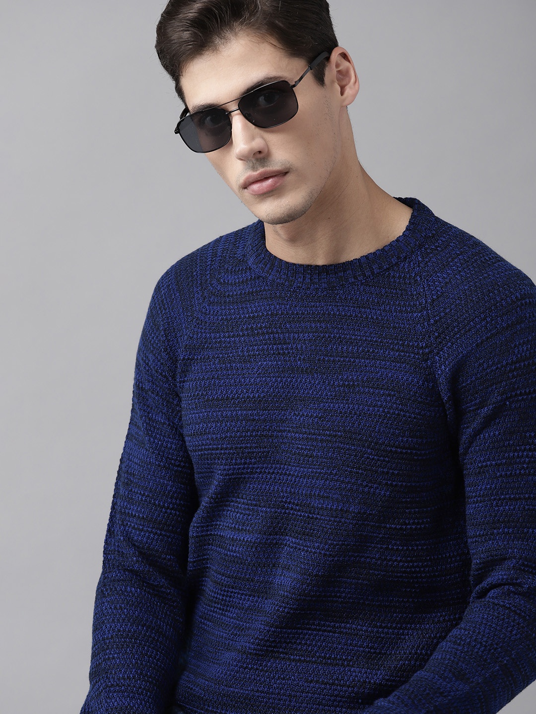 

Roadster Men Navy Blue & Black Solid Pullover