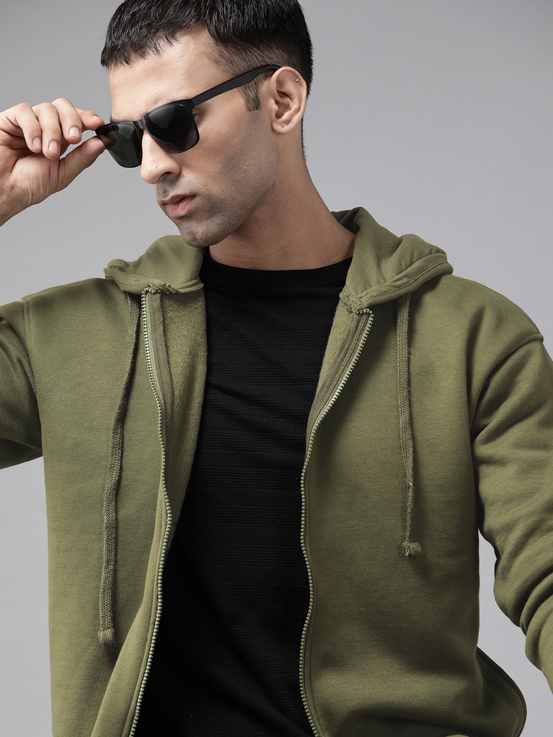 

Roadster Men Olive Green Solid Hooded Tailored Jacket