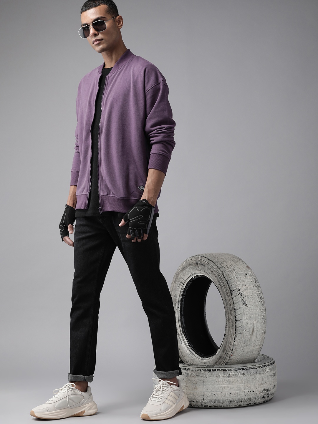 

The Roadster Lifestyle Co. Men Purple Solid Tailored Jacket
