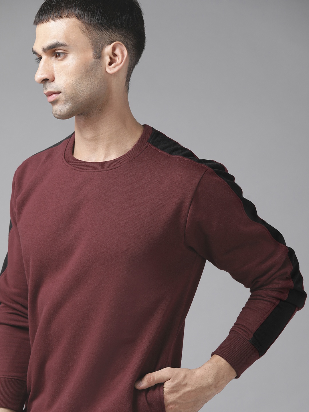 

Roadster Men Maroon Sweatshirt