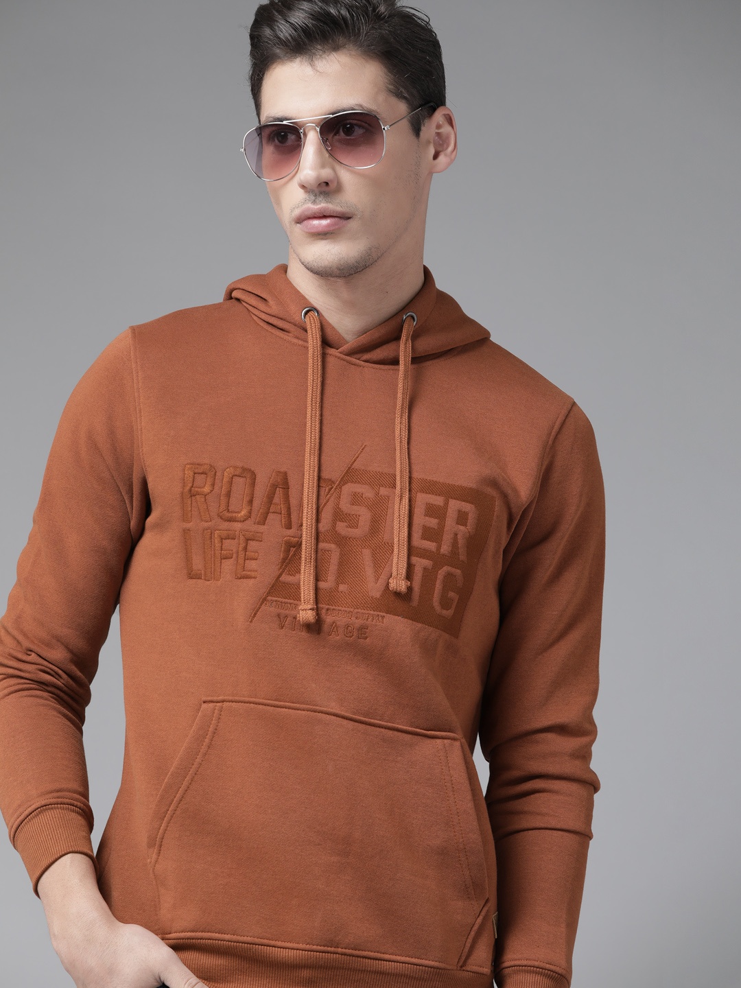 

Roadster Men Rust Brown Brand Logo Hooded Sweatshirt
