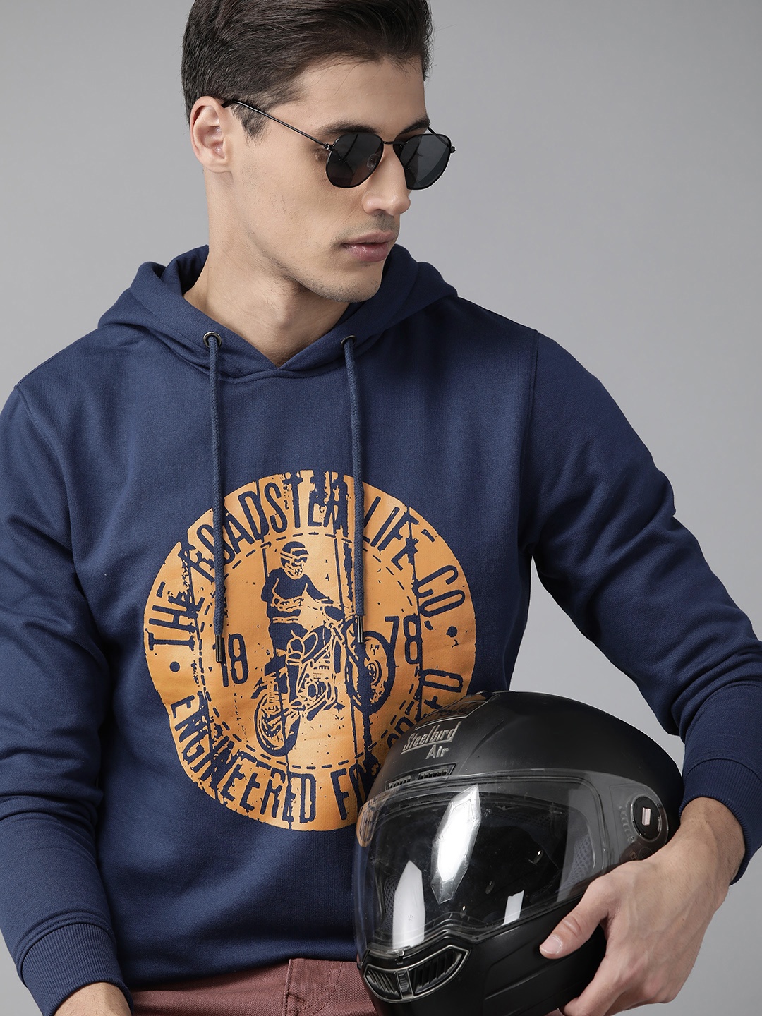 

Roadster Men Navy Blue & Mustard Brand Logo Print Hooded Sweatshirt
